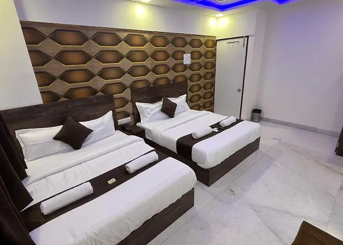 Hotel Plaza Rooms - Prabhadevi Dadar