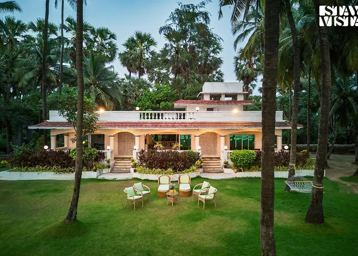 Stayvista\'S Villa Bharat - Beachfront Serenity With A Spacious Lawn