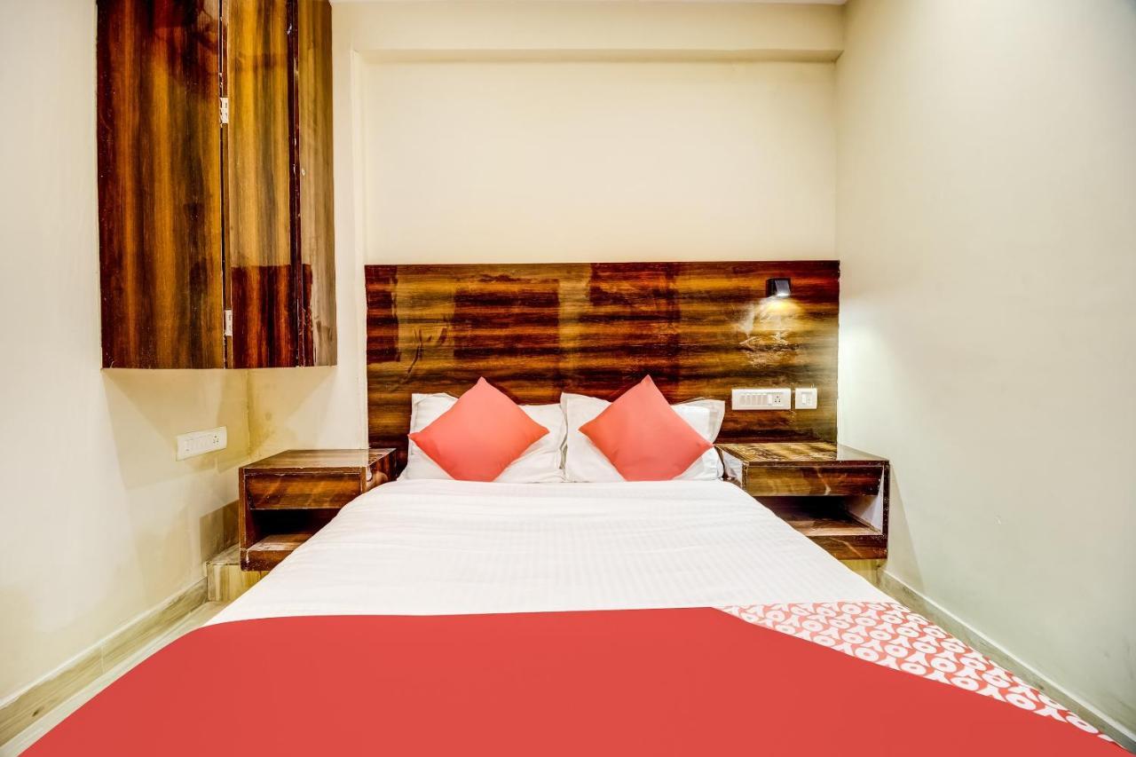 Oyo 43828 Zara 3* Mumbai