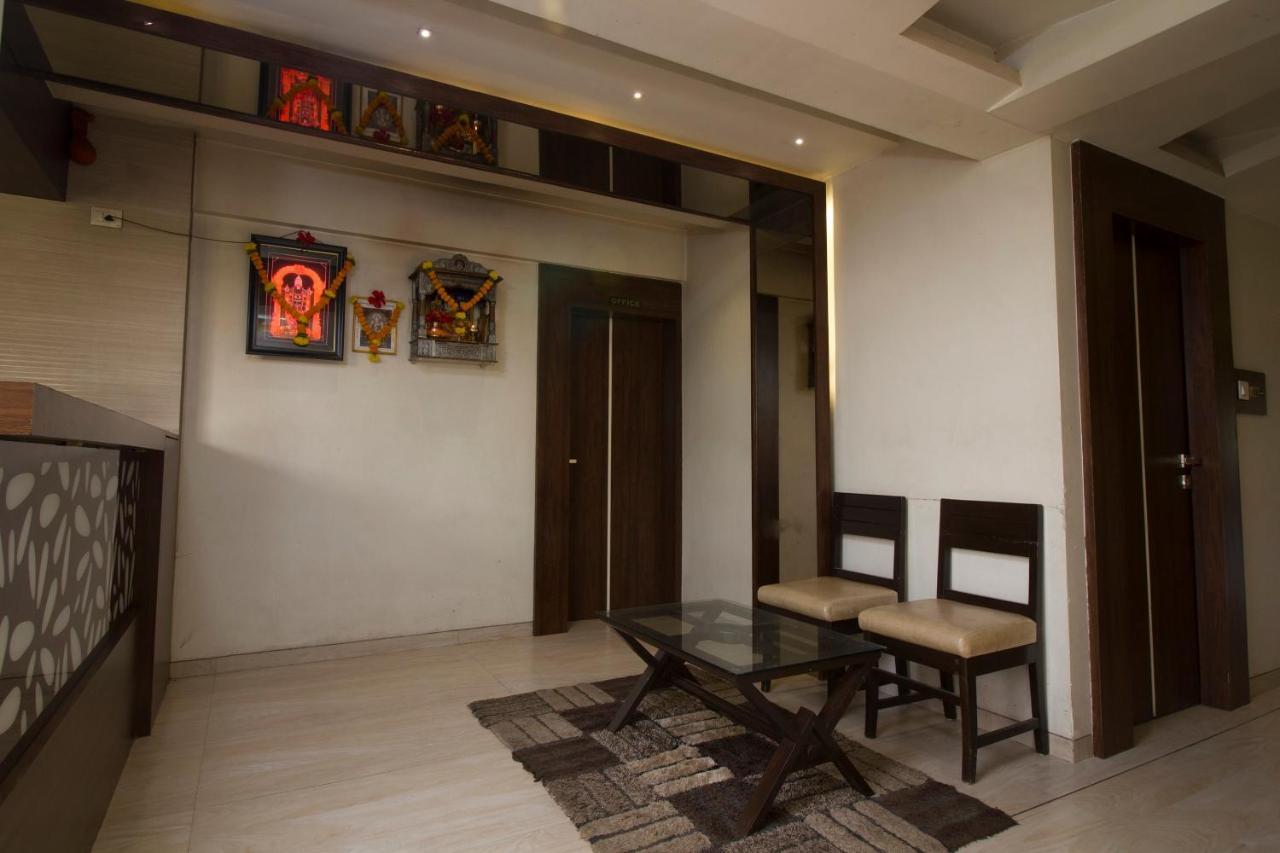 Oyo 37193 Vijay Sagar Deluxe