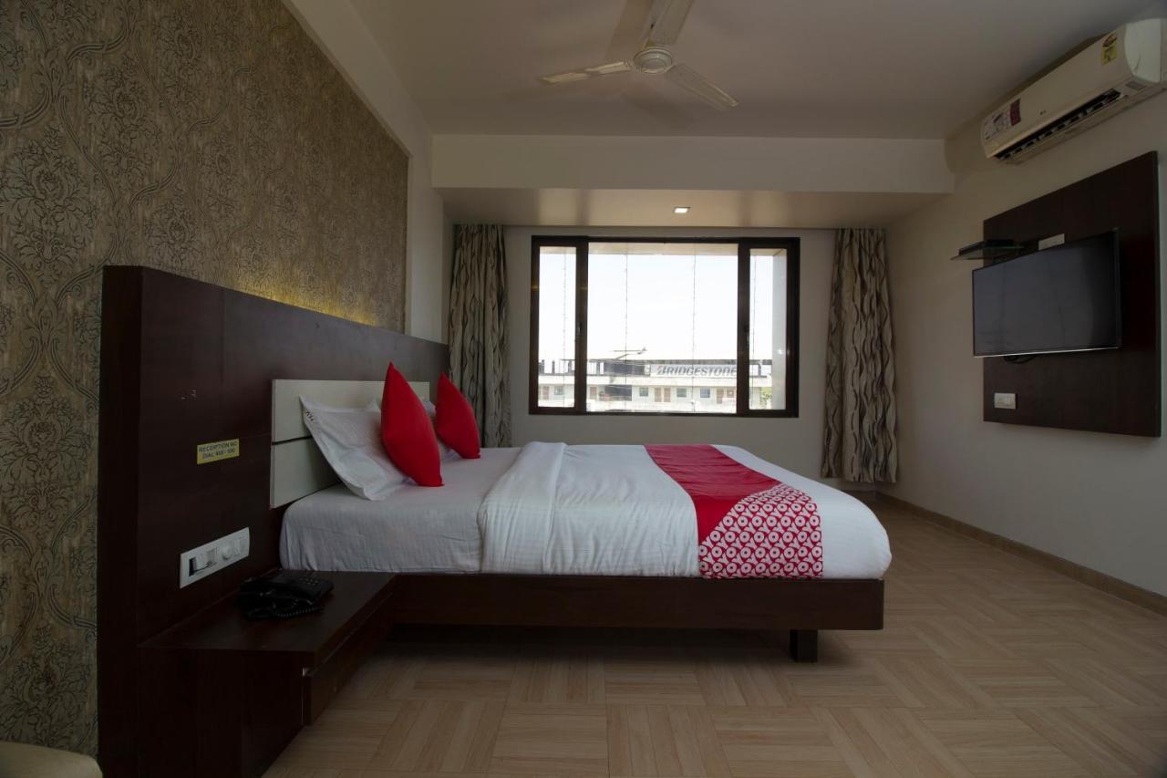 Oyo 37193 Vijay Sagar Deluxe