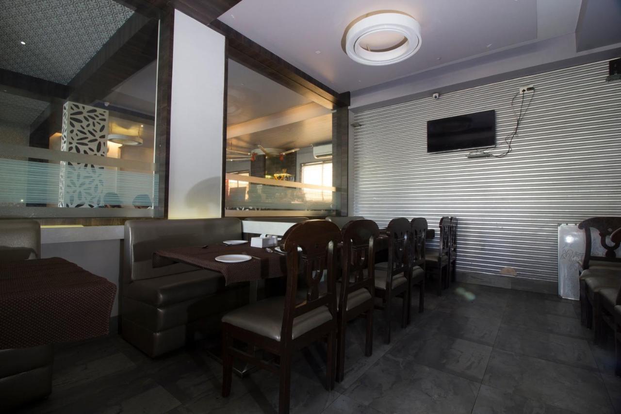 Oyo 37193 Vijay Sagar Deluxe Hotel Mumbai