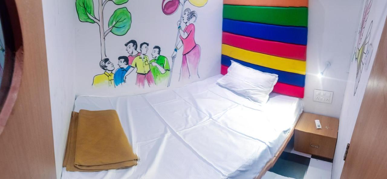 Hostel Solo Backpacker Mumbai