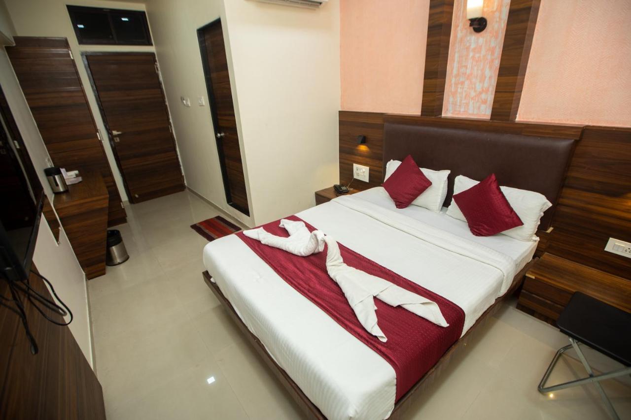 Hotel J D Residency 3*