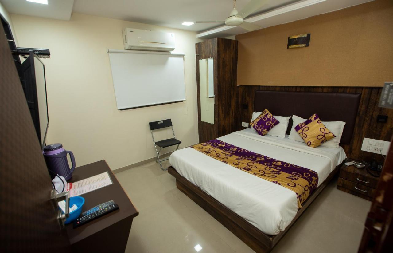 Hotel J D Residency 3*