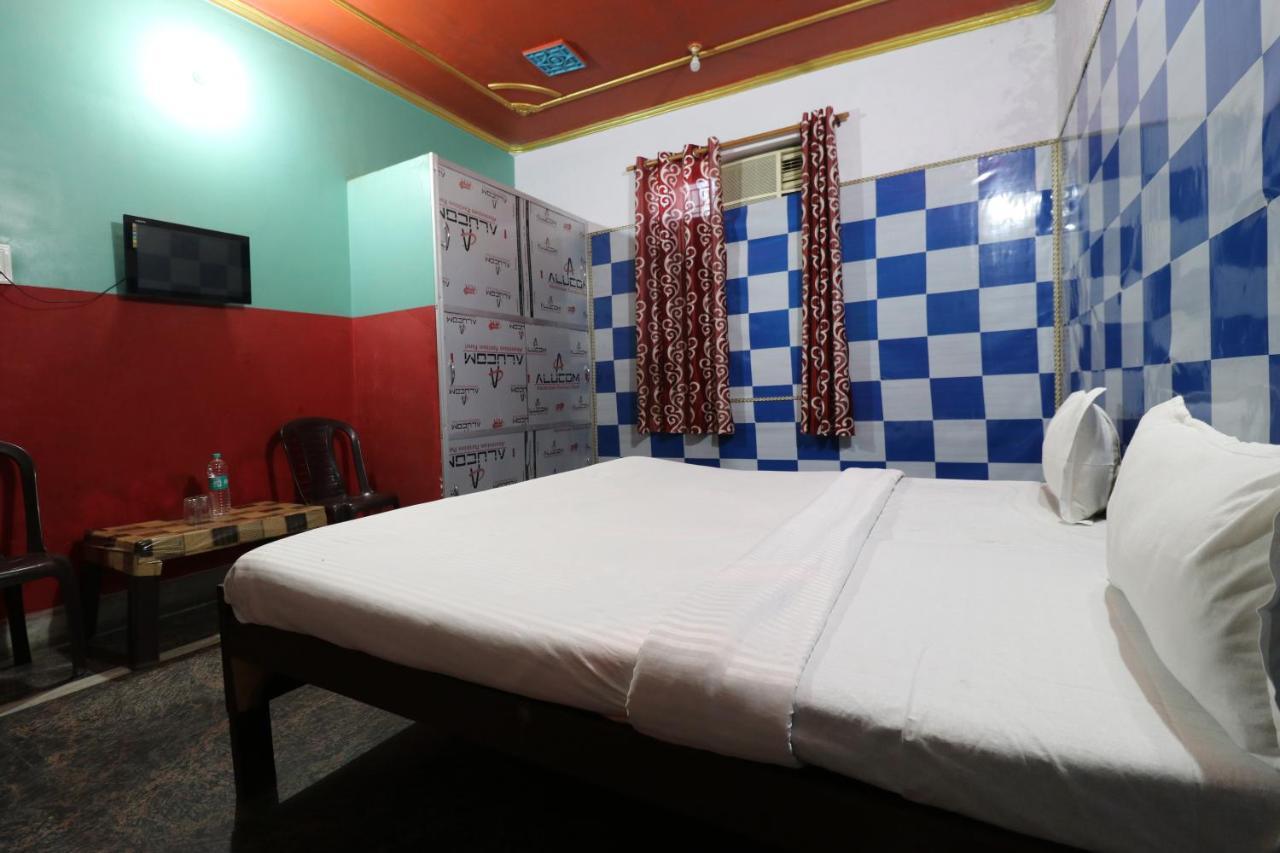 Oyo 44090 Classic Residency