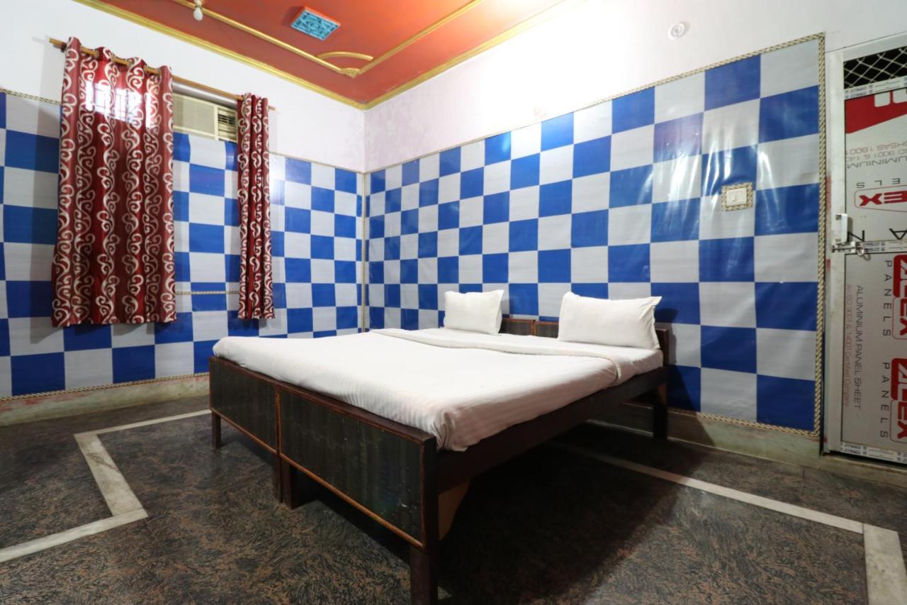 Oyo 44090 Classic Residency 3* Mumbai