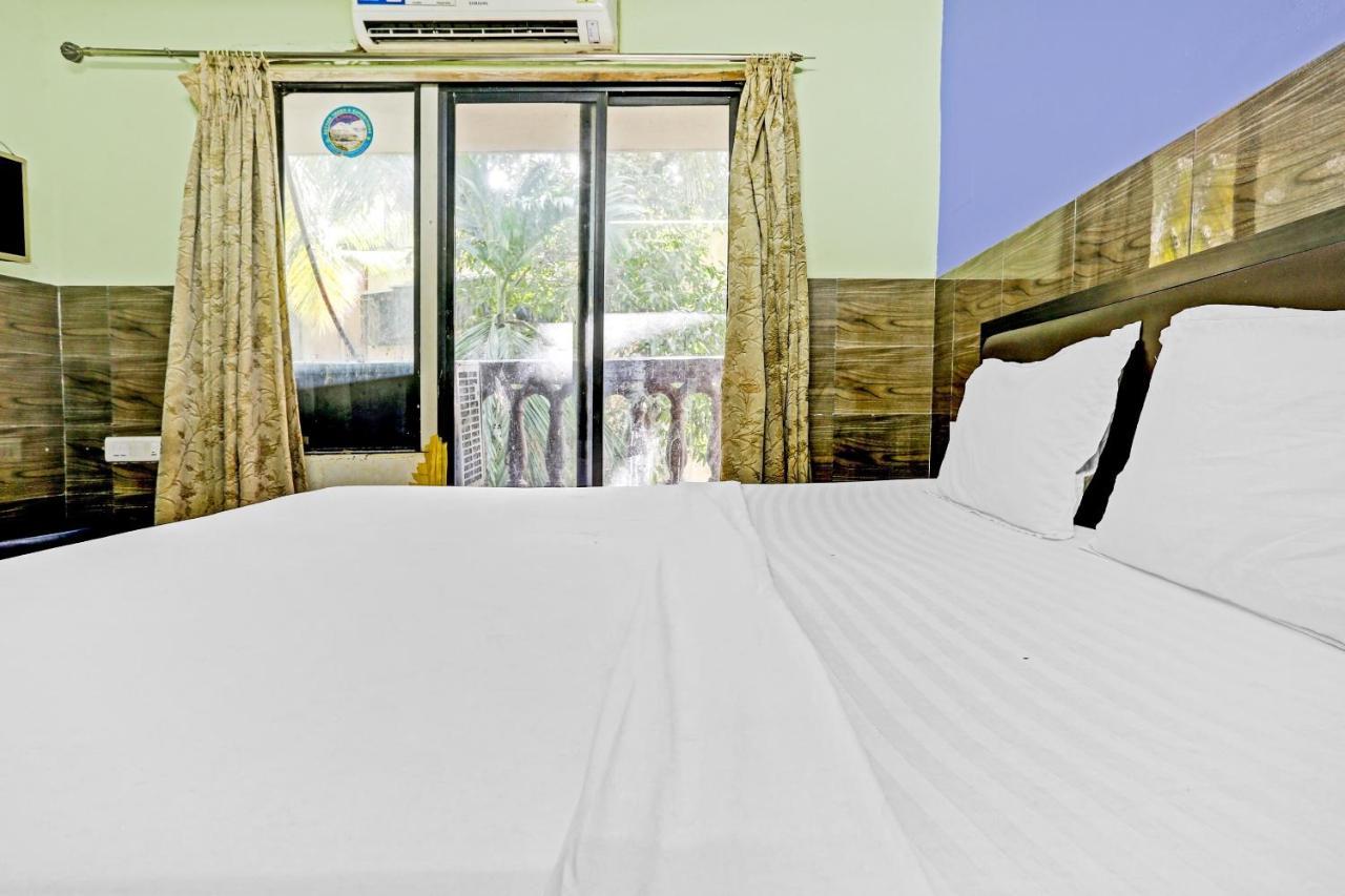 Oyo 44090 Classic Residency 3*
