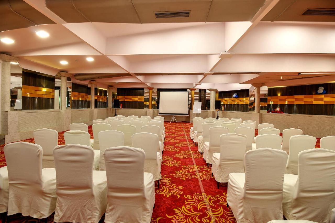 House Juhu, Santacruz West, Hotel Mumbai
