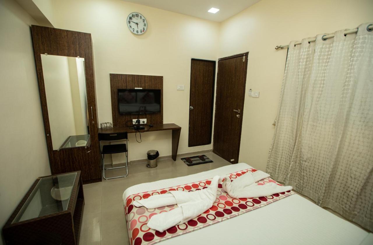 Hotel J D Residency