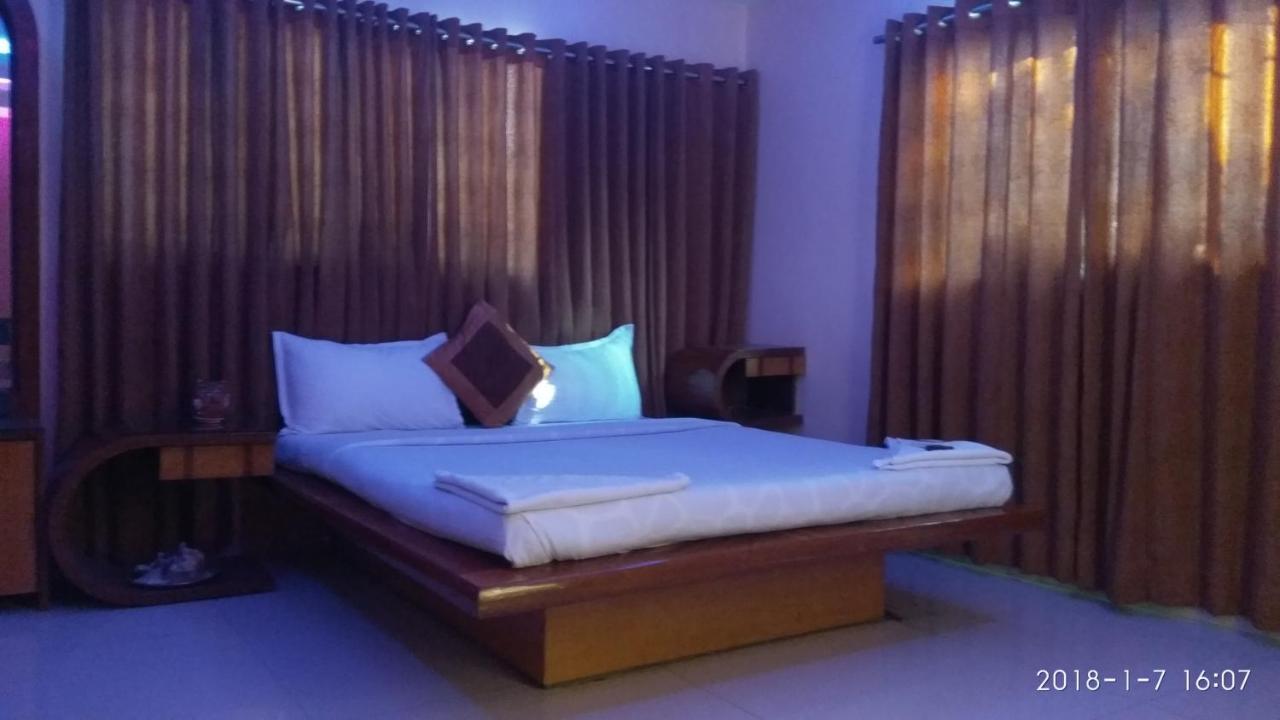 Agrawal Bhavan Budget Only For Indians Bed & Breakfast