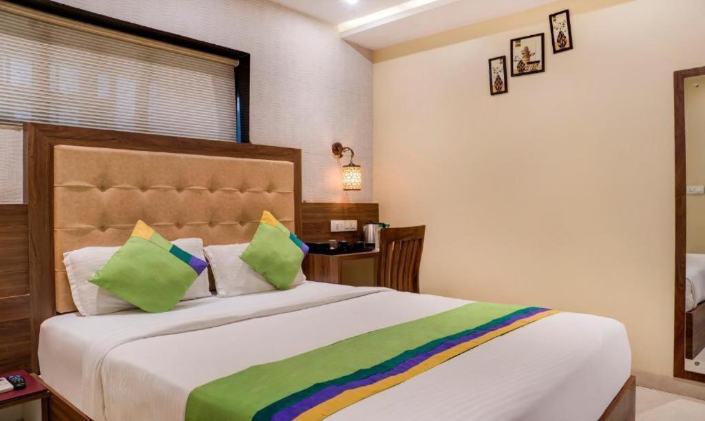 Skylink Hospitality Next To Amber Imperial Mumbai