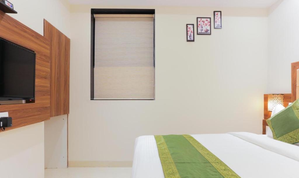 Skylink Hospitality Next To Amber Imperial Mumbai