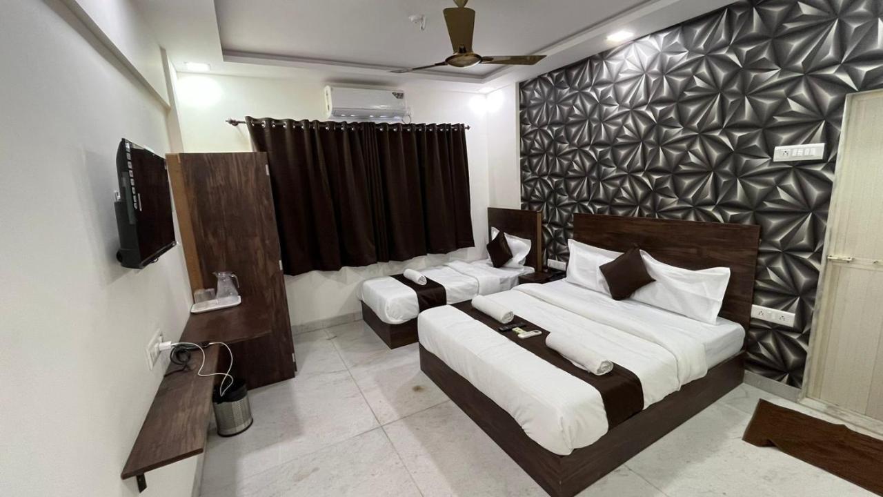 Plaza - Prabhadevi Dadar 3*
