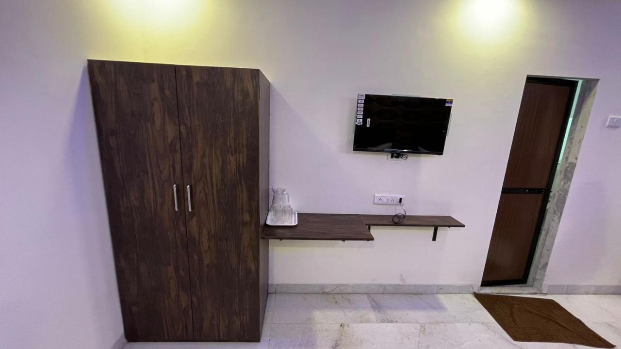 Plaza - Prabhadevi Dadar Hotel 3*