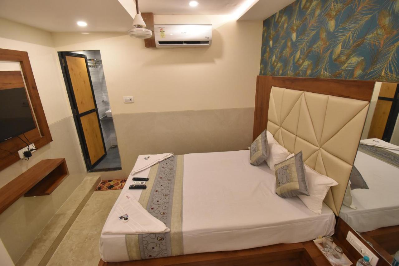 Dream Palace Residency - Near To Us Embassy Bkc *