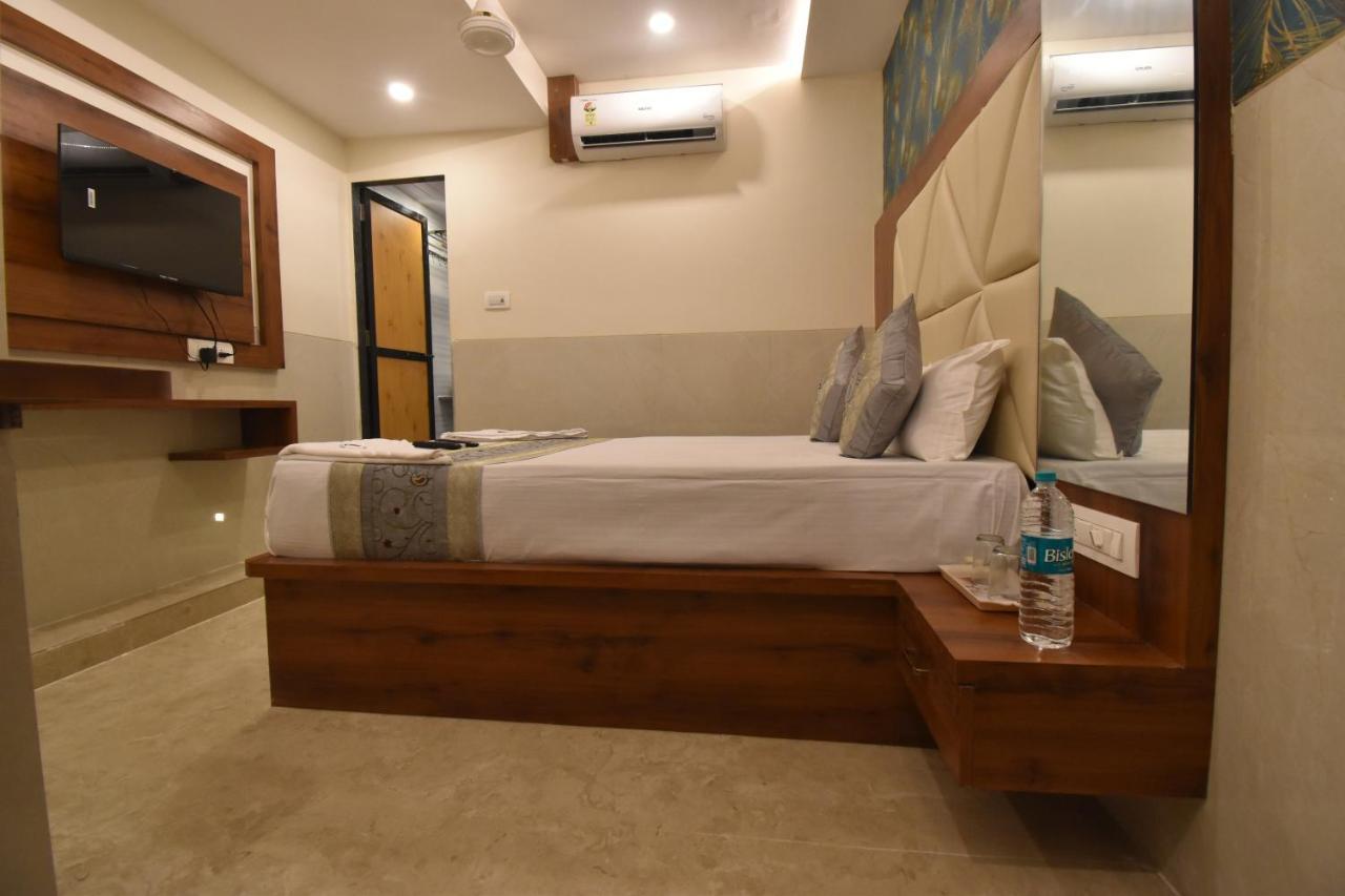 Dream Palace Residency - Near To Us Embassy Bkc *