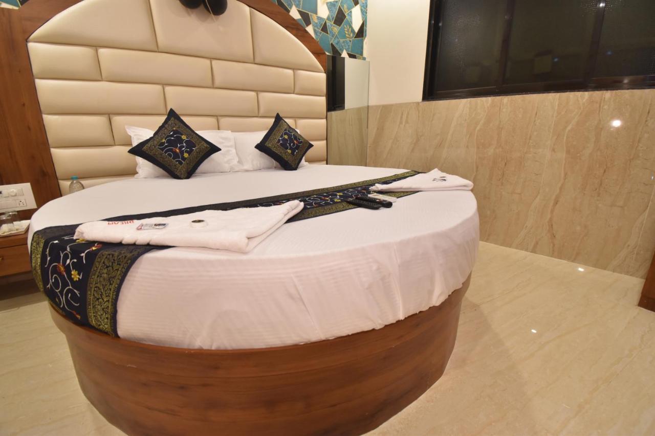Dream Palace Residency - Near To Us Embassy Bkc Bed & Breakfast
