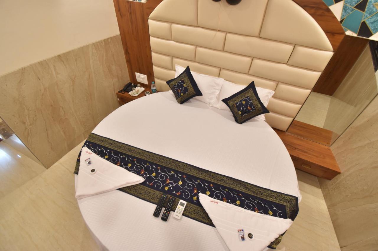 Dream Palace Residency - Near To Us Embassy Bkc *