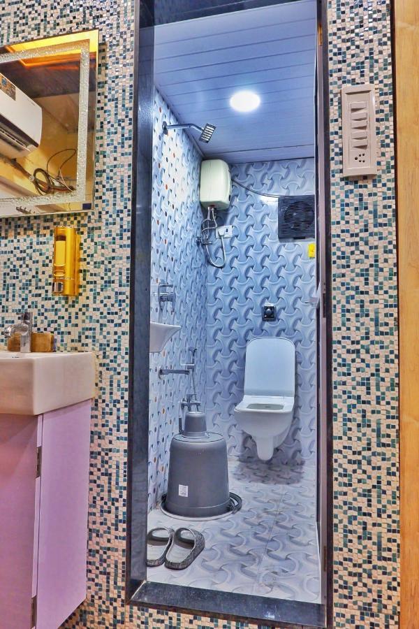 New India Hostel *
