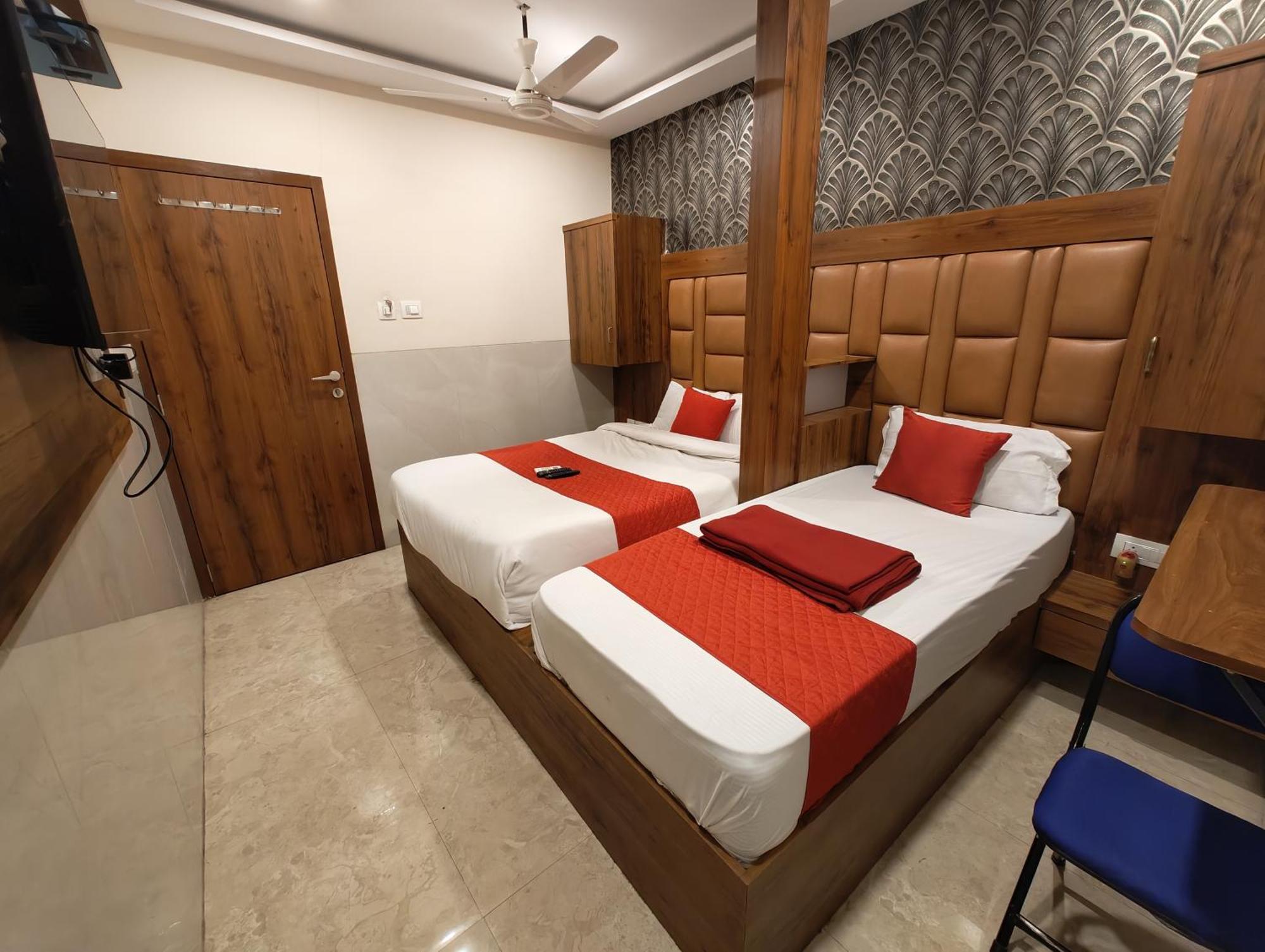Dream Palace Residency - Near To Us Embassy Bkc Bed & Breakfast *