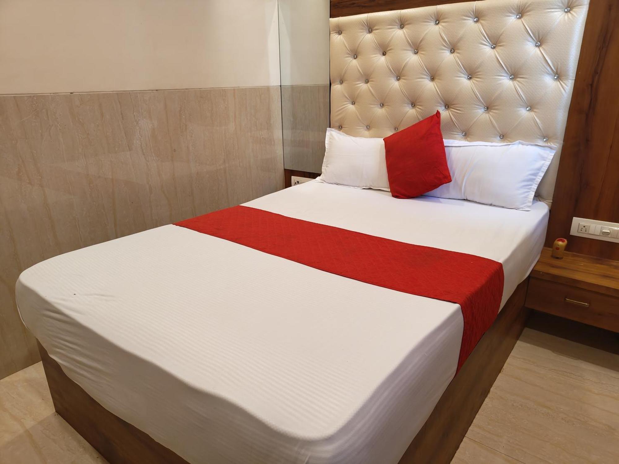 Bed & Breakfast Dream Palace Residency - Near To Us Embassy Bkc *