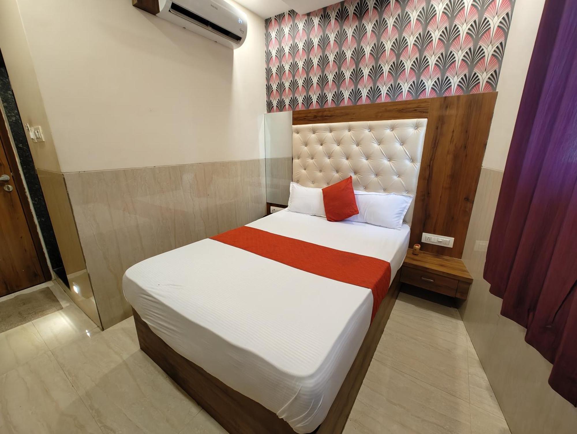 Dream Palace Residency - Near To Us Embassy Bkc