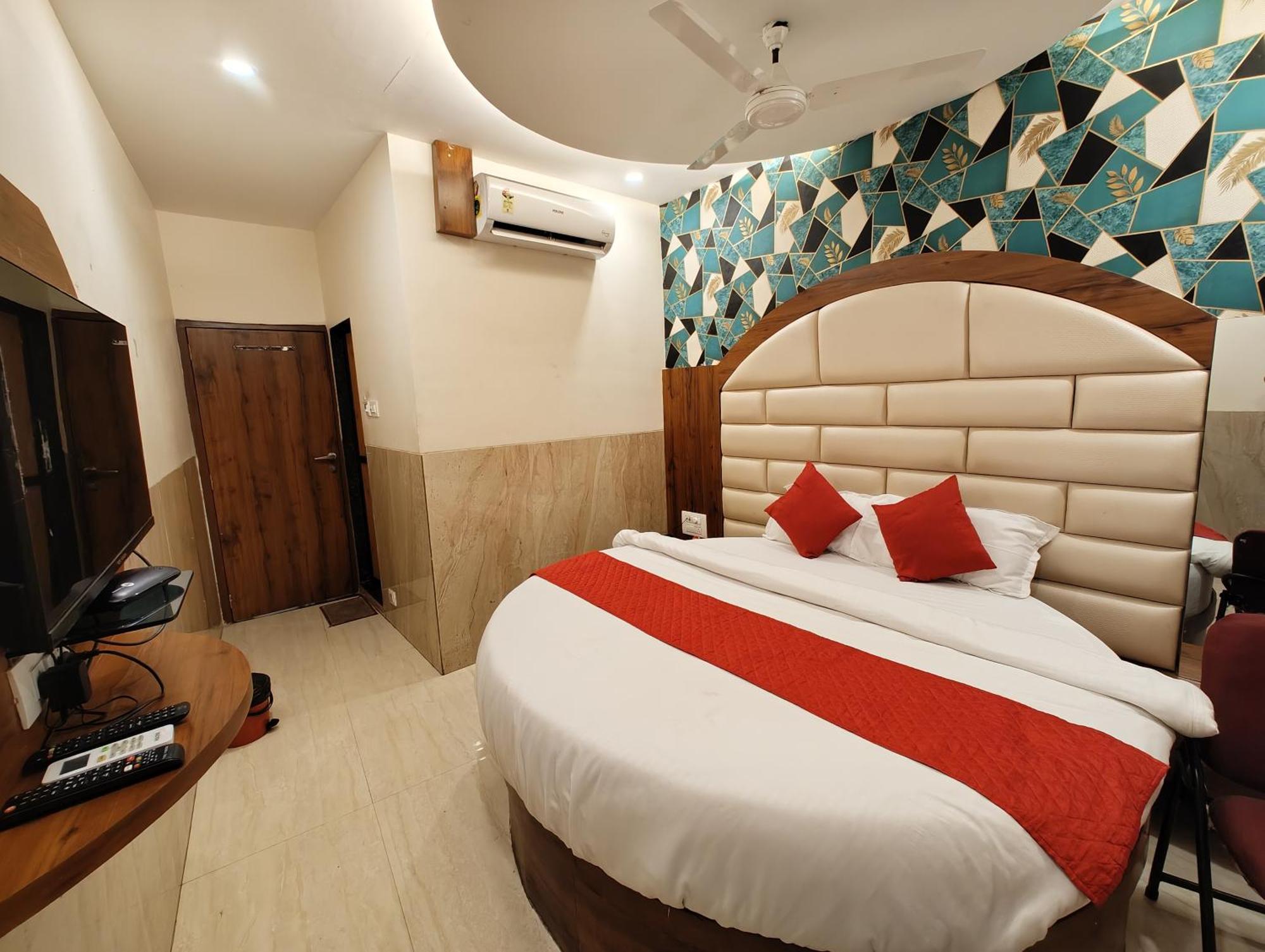 Dream Palace Residency - Near To Us Embassy Bkc Bed & Breakfast *