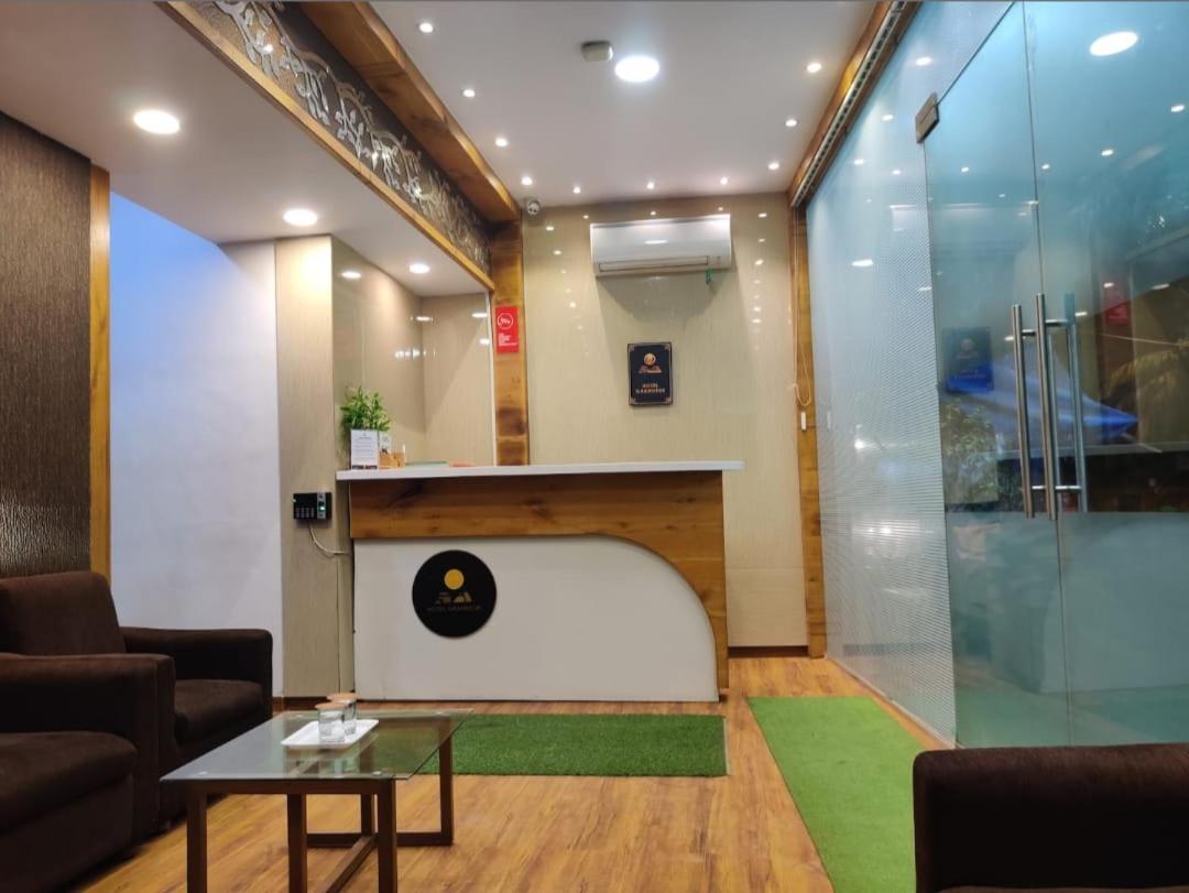 Grandeur By Avion Palace Near T2 International Airport * Mumbai