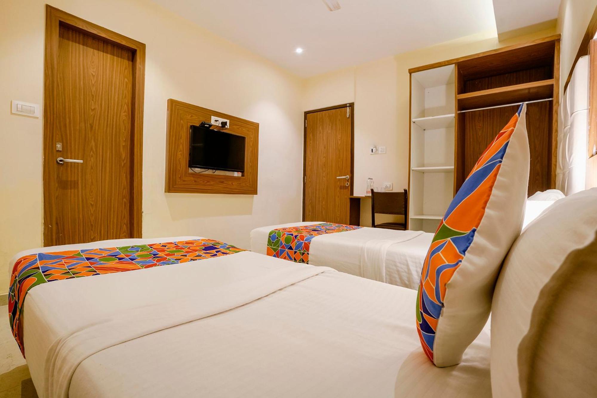 Fabexpress Wynd - Nr International Airport Hotel Mumbai