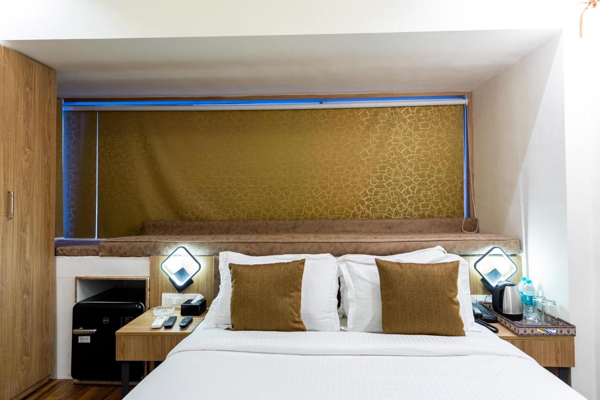 Larmont Luxury