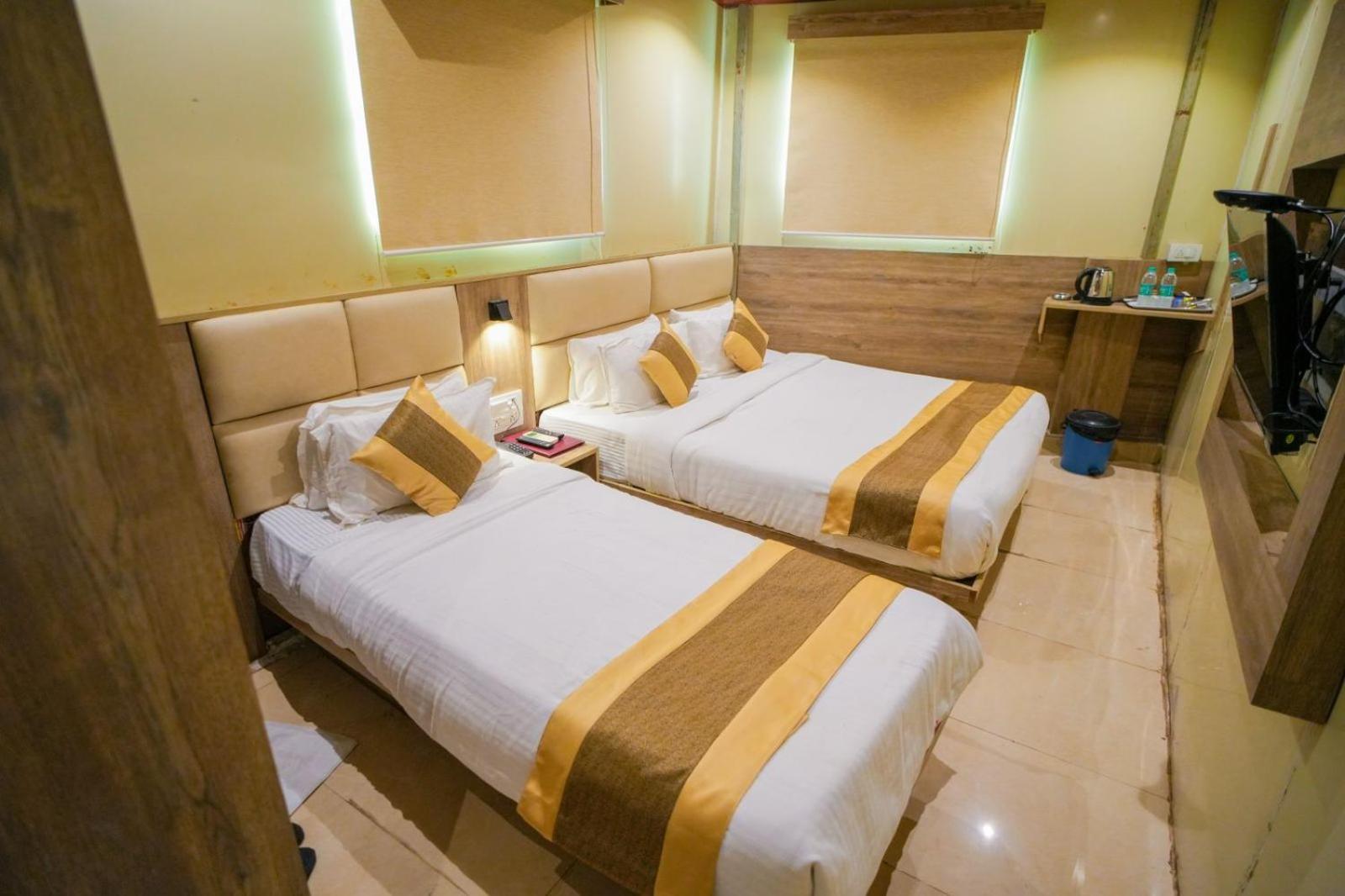 Hotel Skylink Hospitality Next To Amber Imperial Mumbai