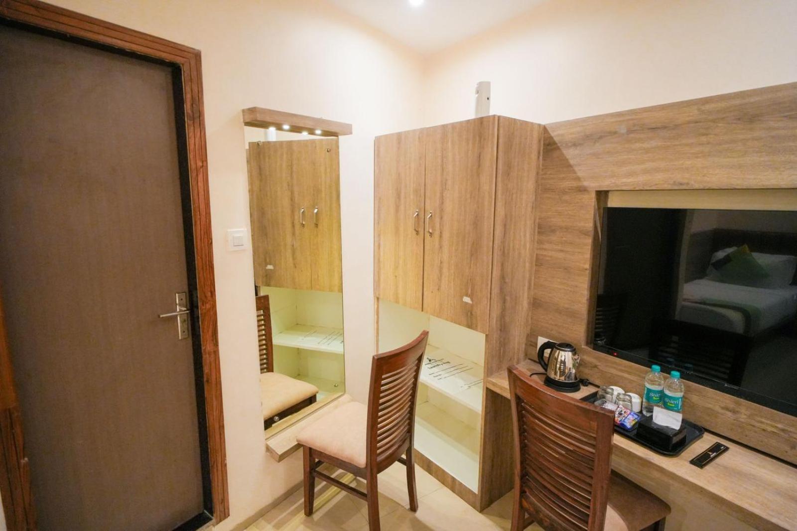 Skylink Hospitality Next To Amber Imperial Mumbai