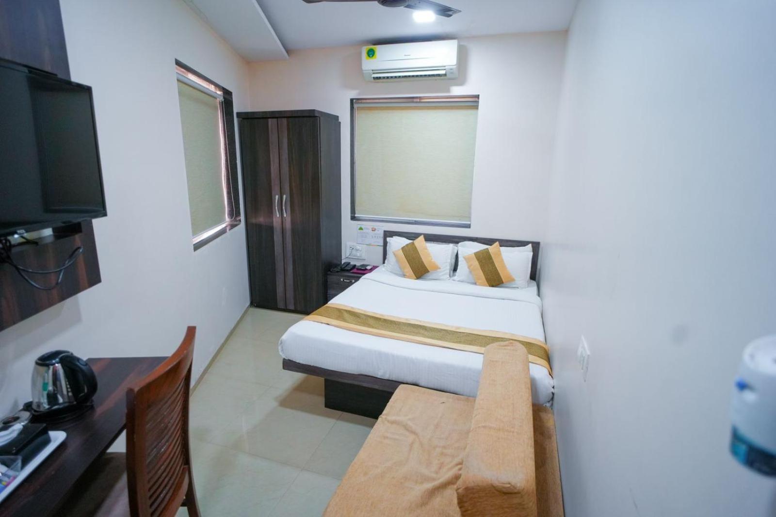 Skylink Hospitality Next To Amber Imperial