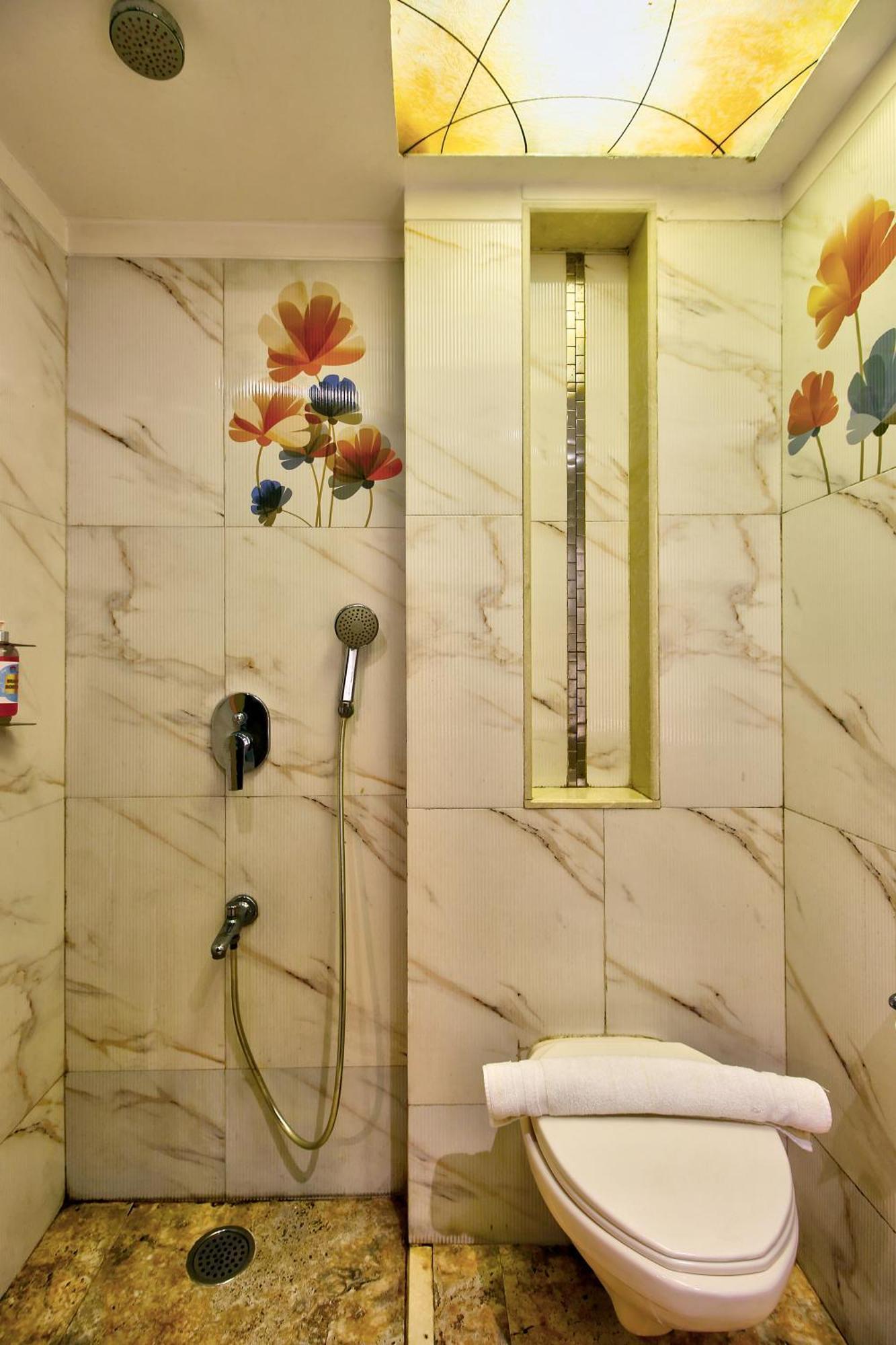 House Juhu, Santacruz West, Hotel Mumbai