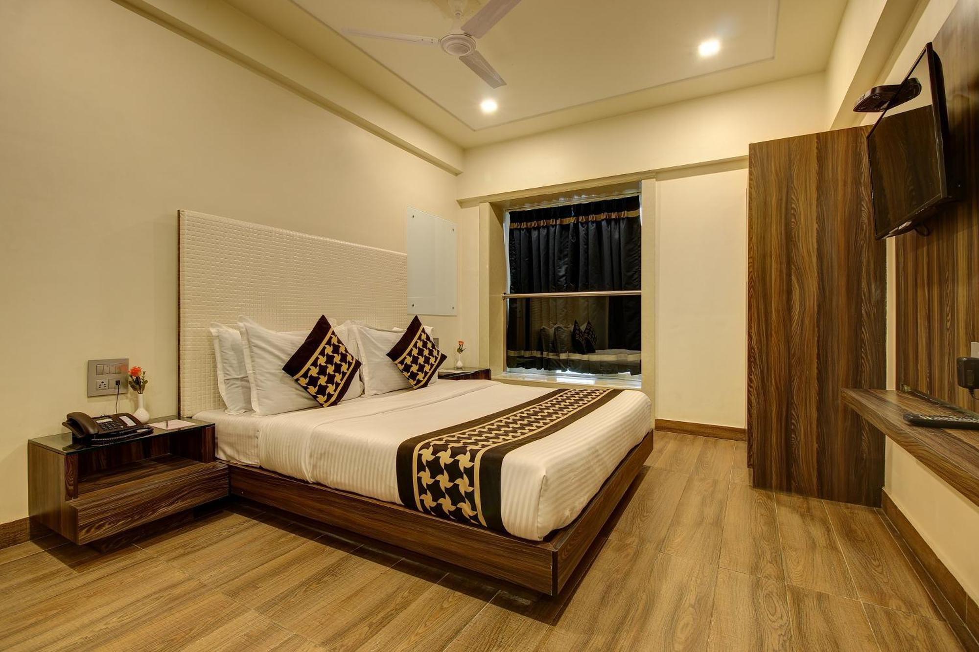 House Juhu, Santacruz West, Mumbai