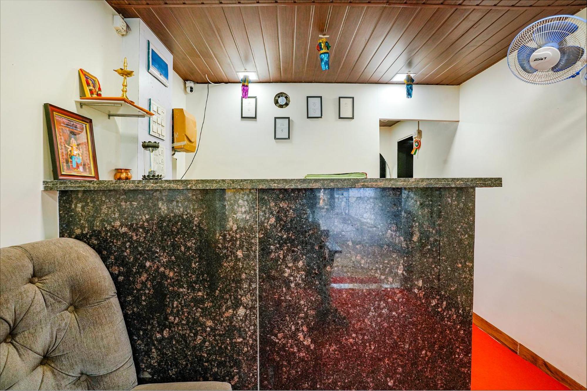 Bindra Elite Hotel 3*
