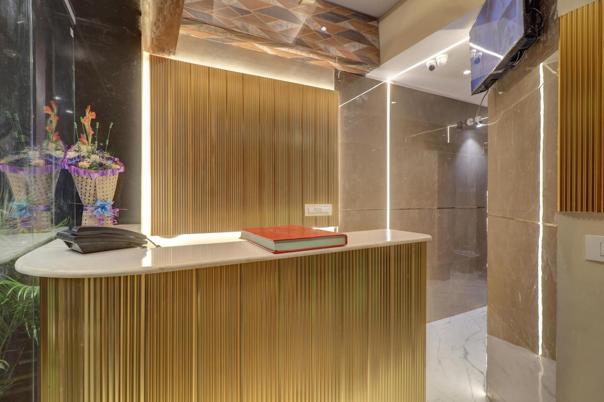Hotel Omega