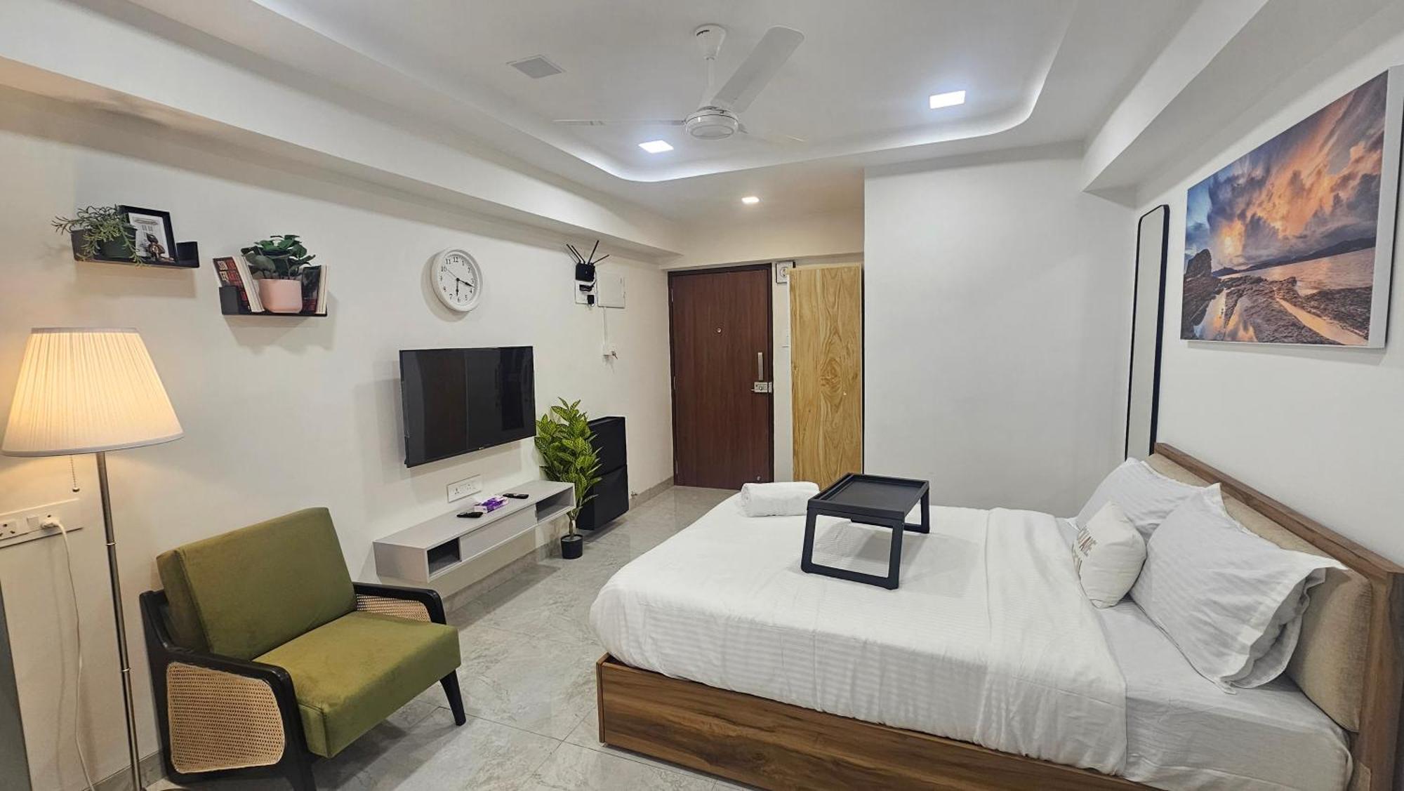 Lite - Khar West *