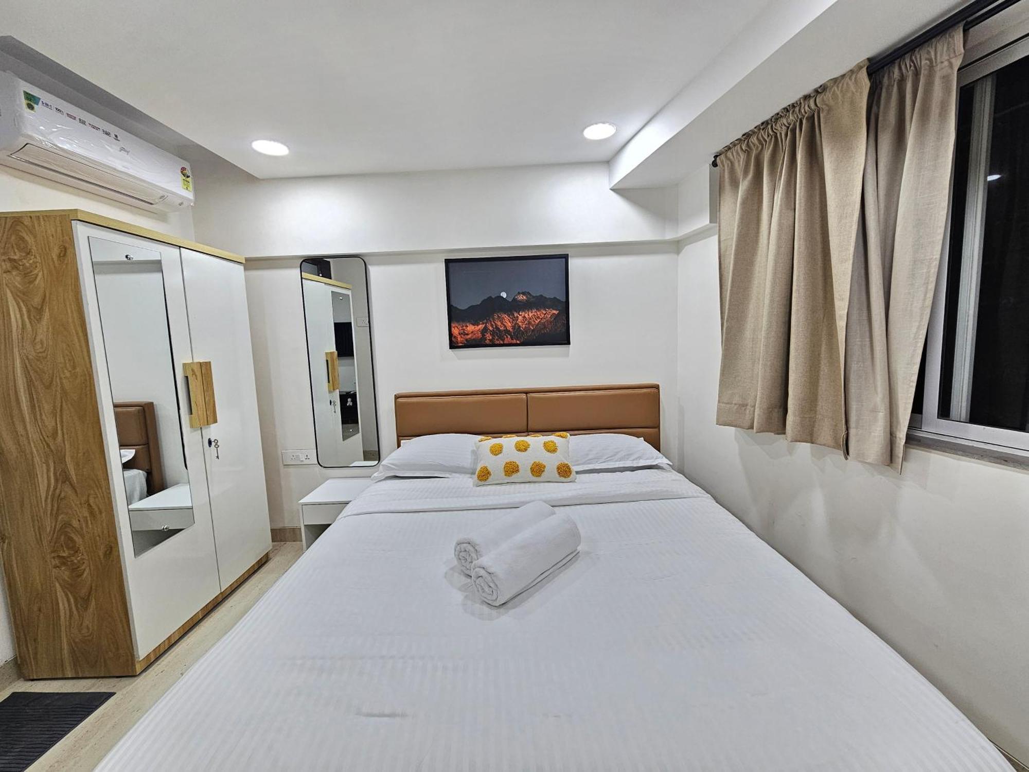 Lite - Khar West *
