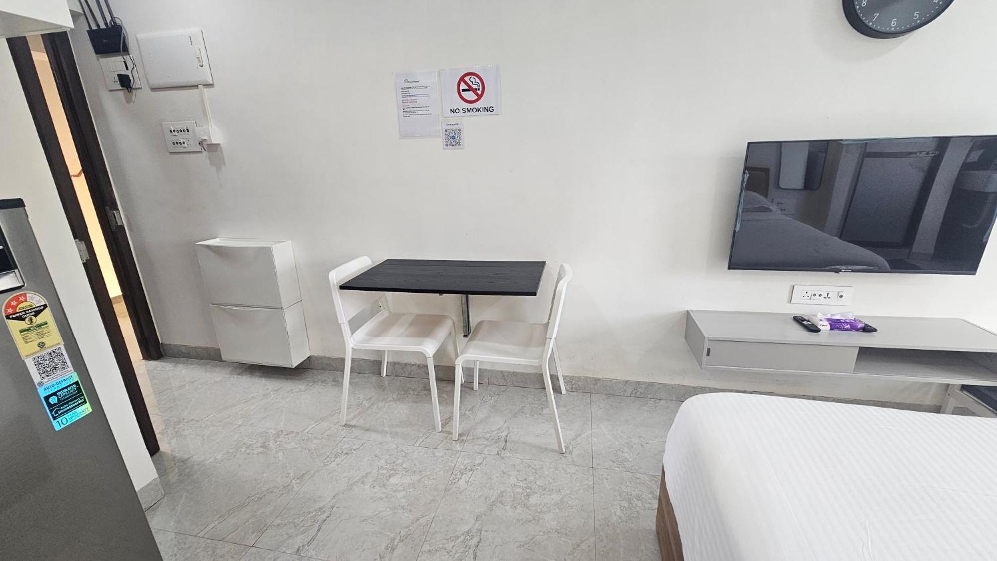 Lite - Khar West Apartment