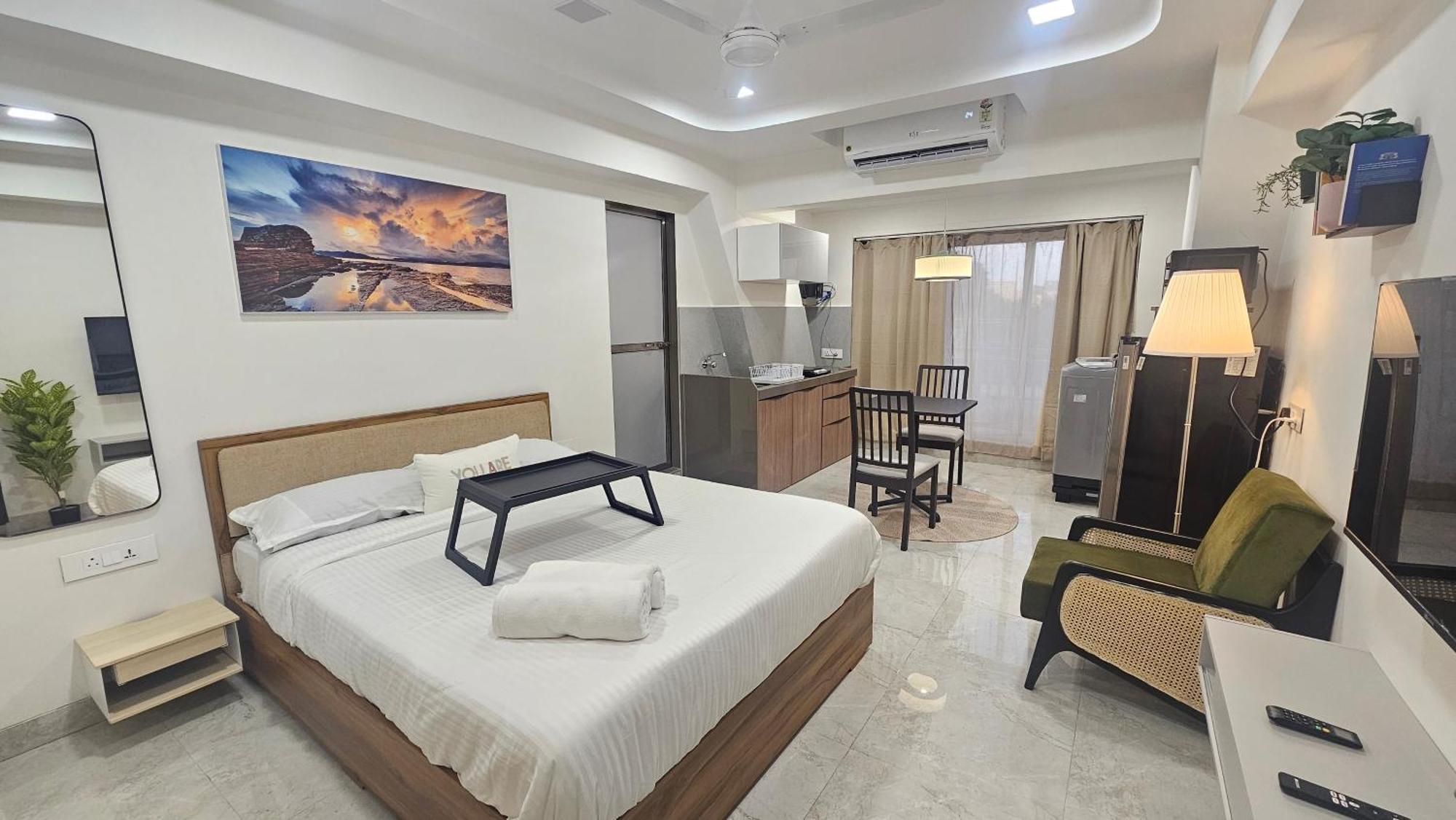 Apartment Lite - Khar West