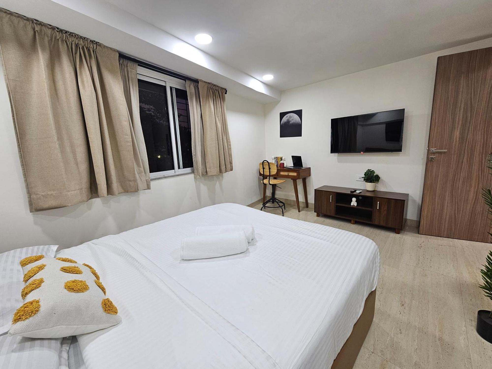 Apartment Lite - Khar West Mumbai