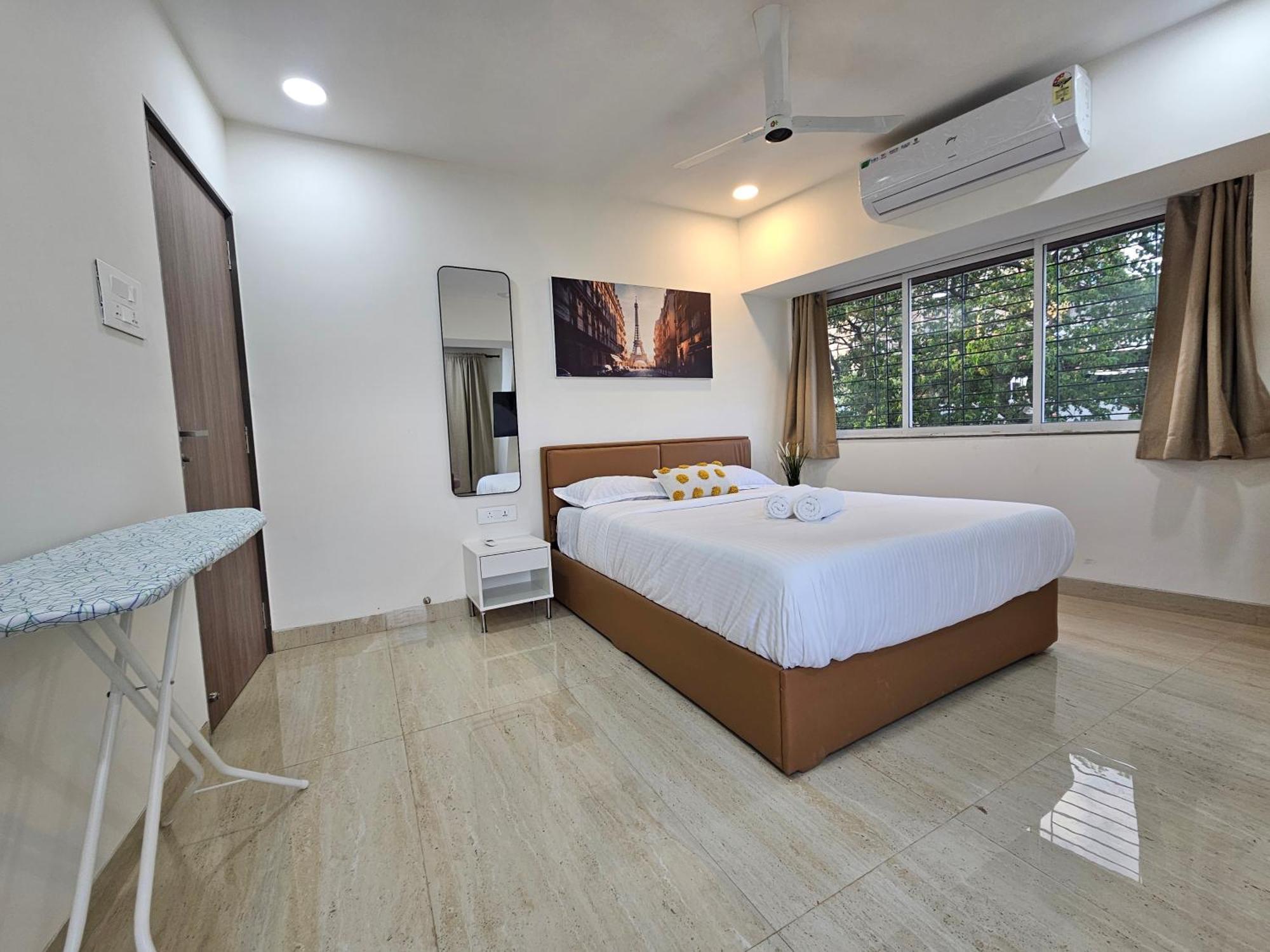 Lite - Khar West