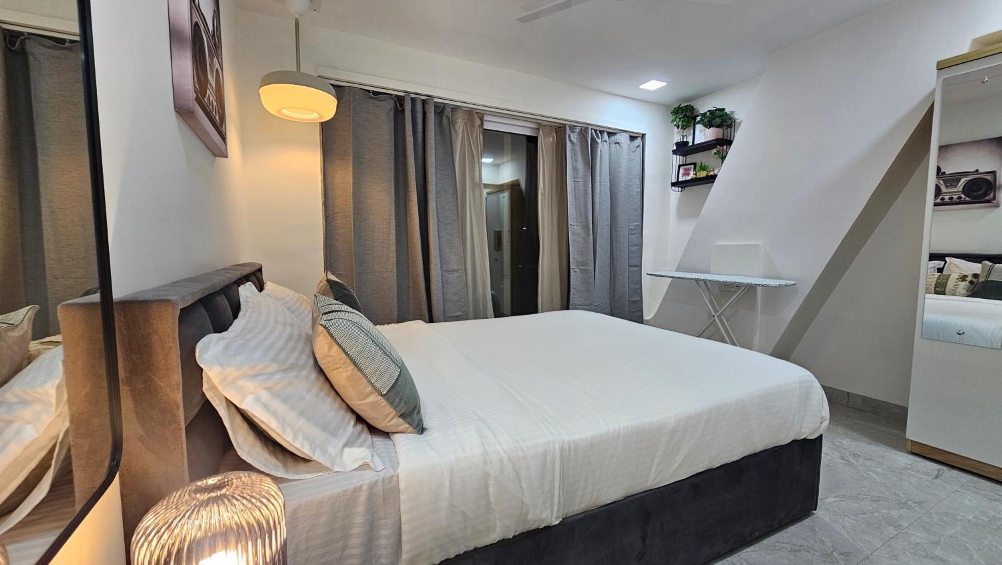 Lite - Khar West