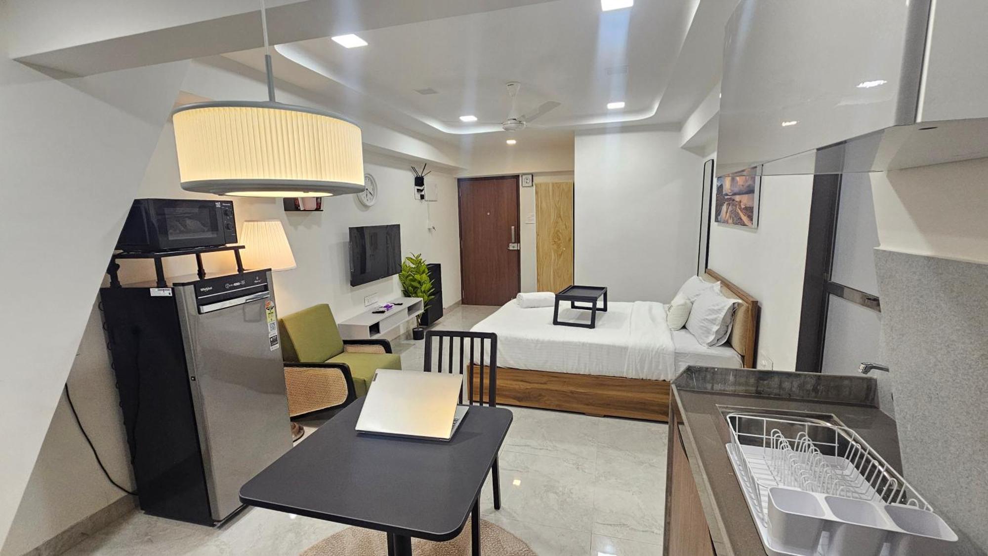 Apartment Lite - Khar West *