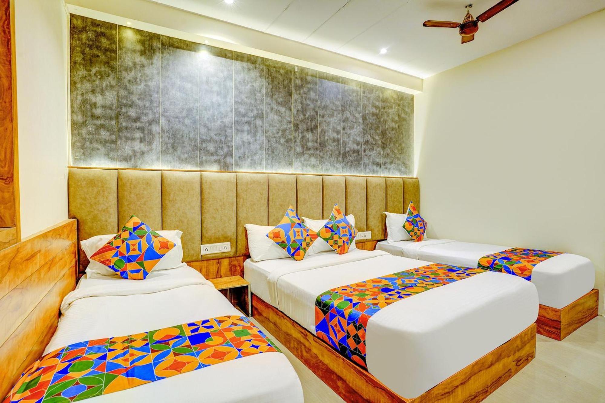Hotel Fabhotel Indore Palace Mumbai