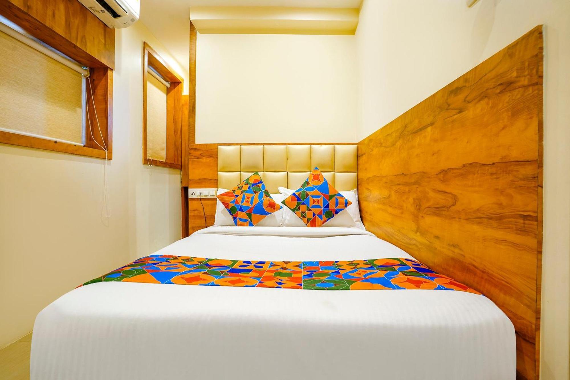 Fabhotel Indore Palace