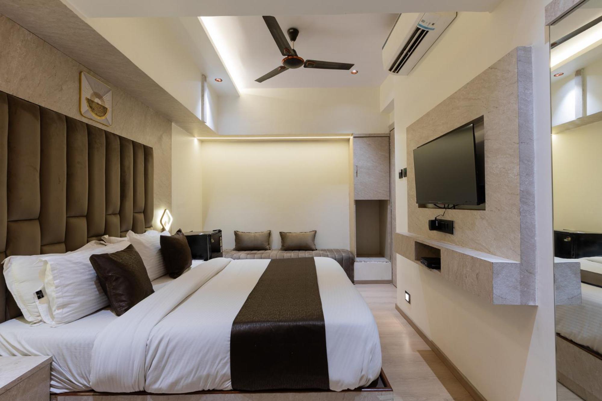 Hotel Larmont Luxury 3*
