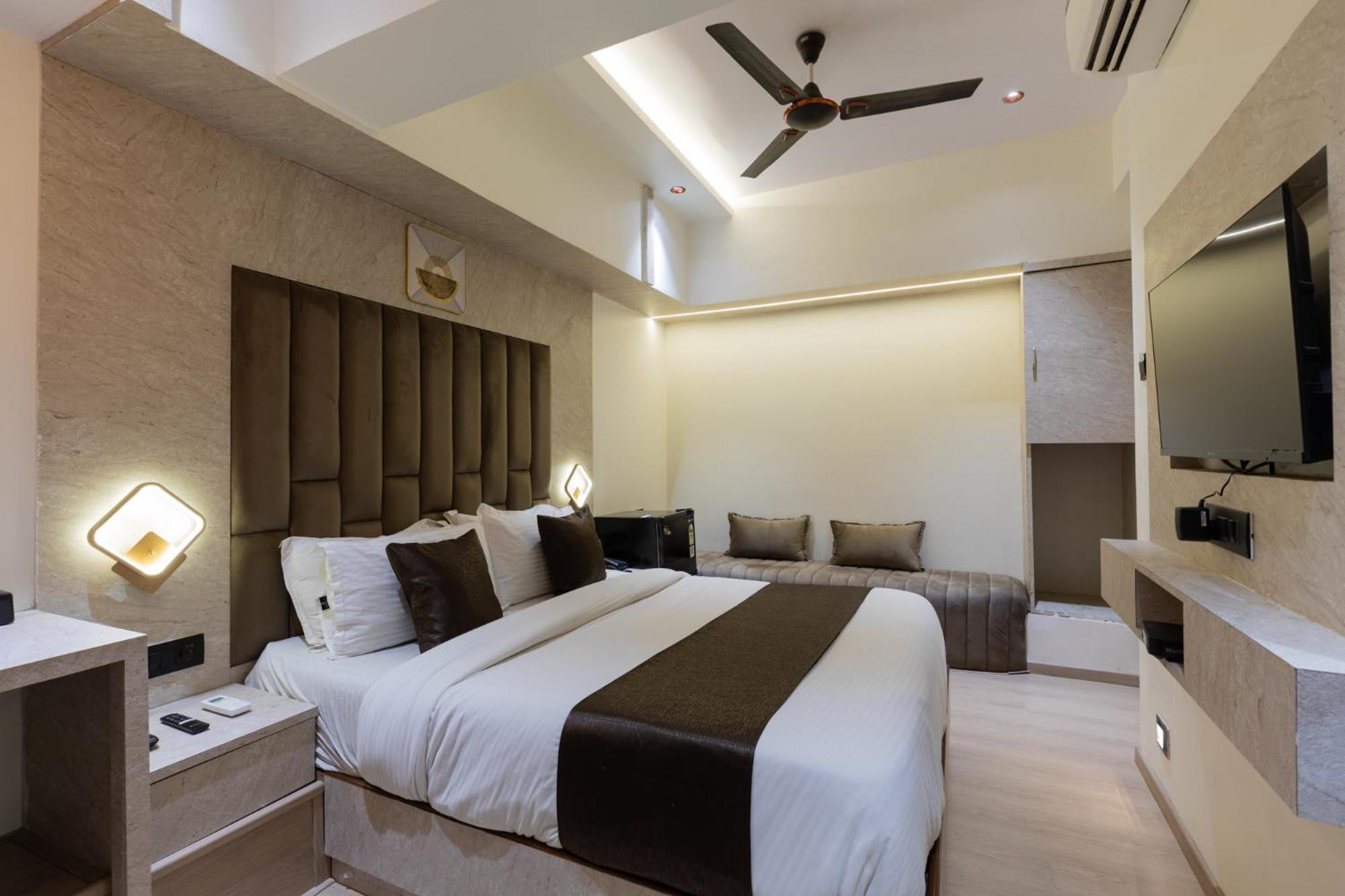 Larmont Luxury 3* Mumbai